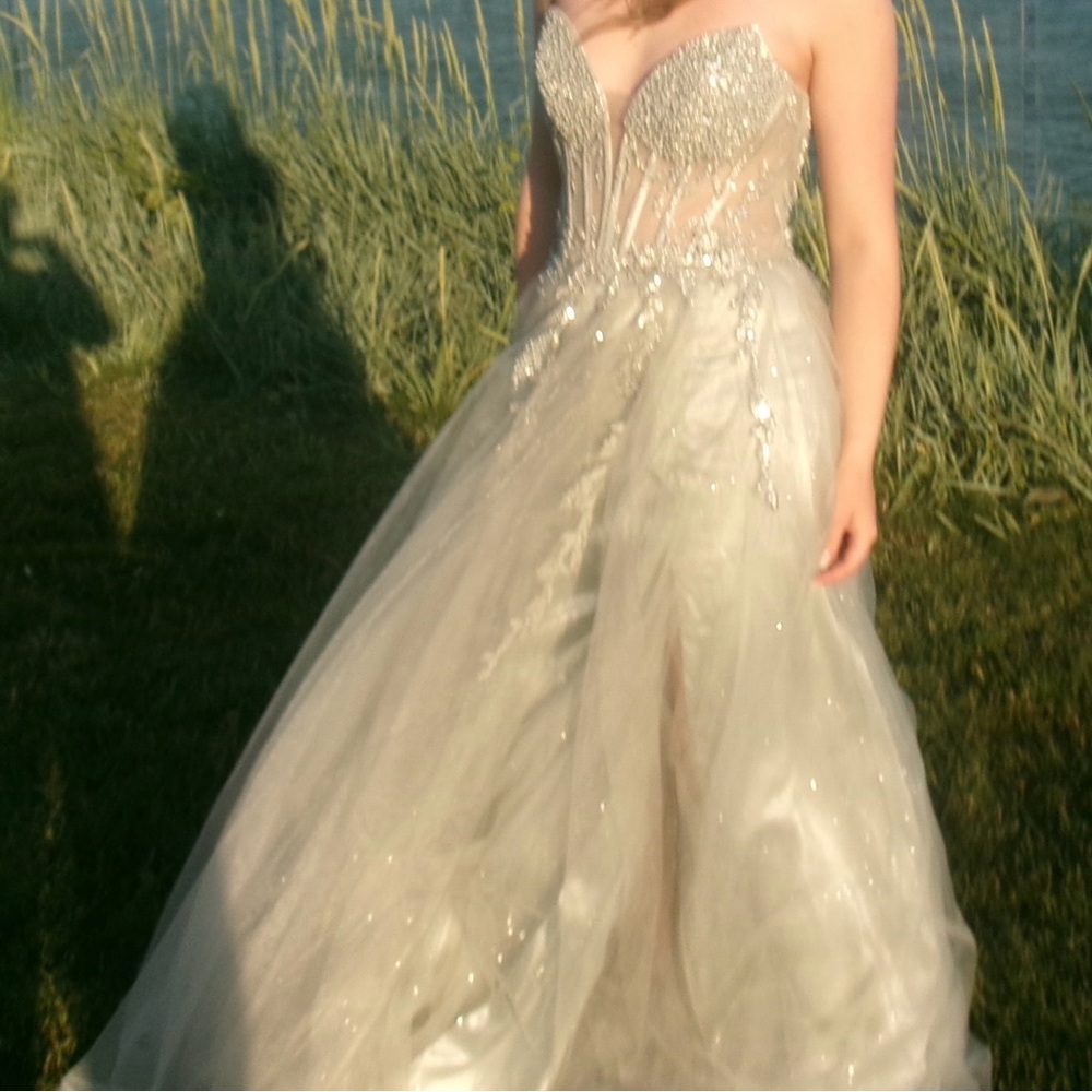 Elegant Light Green Prom Dress